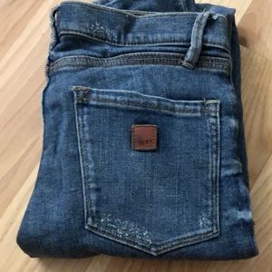 Destroyed Roxy Skinny Jean